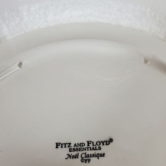 Fitz and Floyd Noel Classique Canape Plate Holly Berries 2004 - Picture 7 of 9